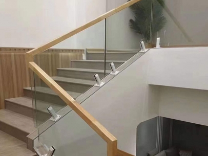 玻璃楼梯护栏