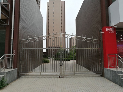 不锈钢门